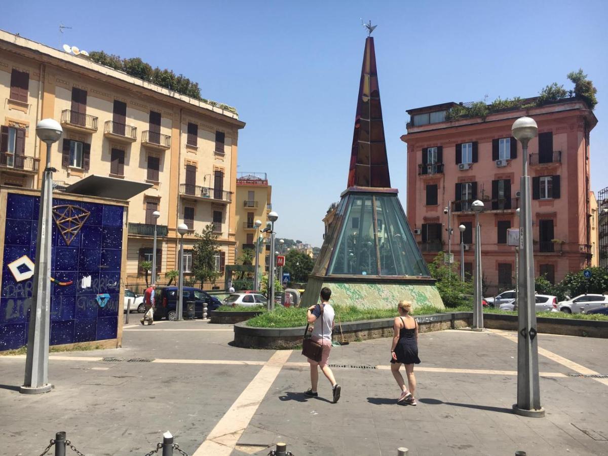 Domus Luca - Central Rooms In The Heart Of Napoli Esterno foto